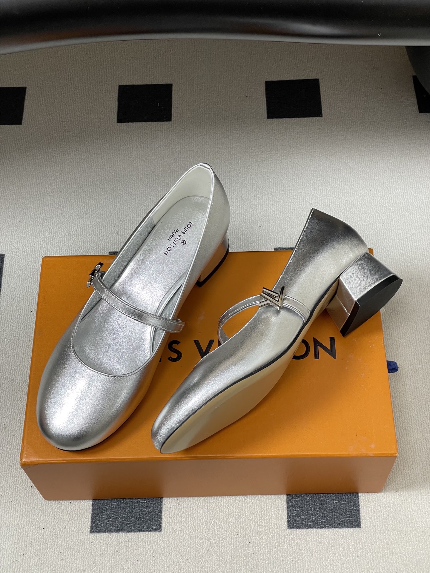 Women's high heels